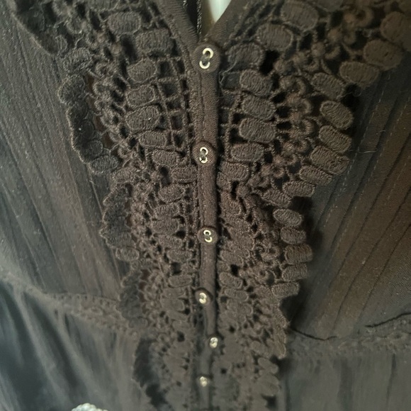 Elegant Black Lace Trim Top - Picture 5 of 6